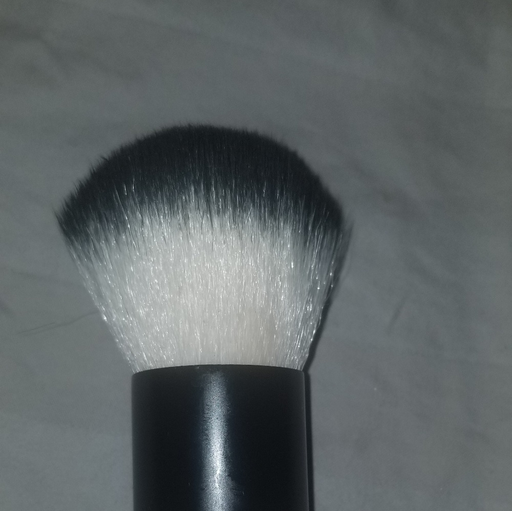 Black kabuki brush